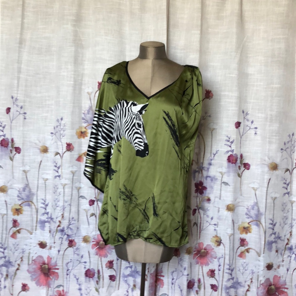 Bisou Bisou One Sleeve Blouse